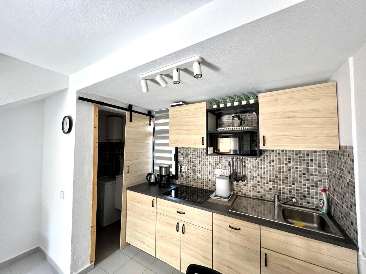 Paola Comfort Apartment 코스타카르마 외부 사진